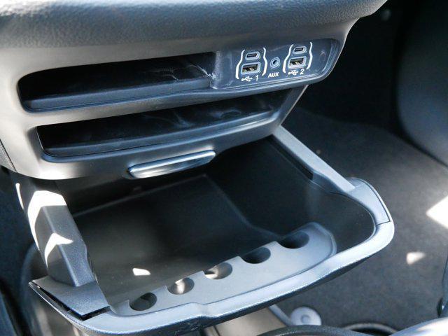 Photo of 2025 Diamond Black Crystal Pearlcoat Chrysler Pacifica