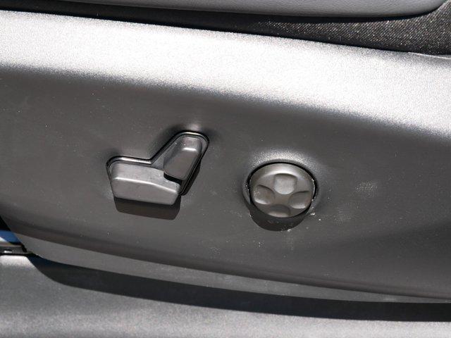 Photo of 2025 Diamond Black Crystal Pearlcoat Chrysler Pacifica