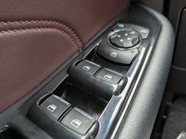 Photo of 2020 Star White Metallic Tri-Coat Ford Edge