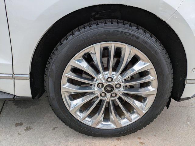Photo of 2020 Star White Metallic Tri-Coat Ford Edge