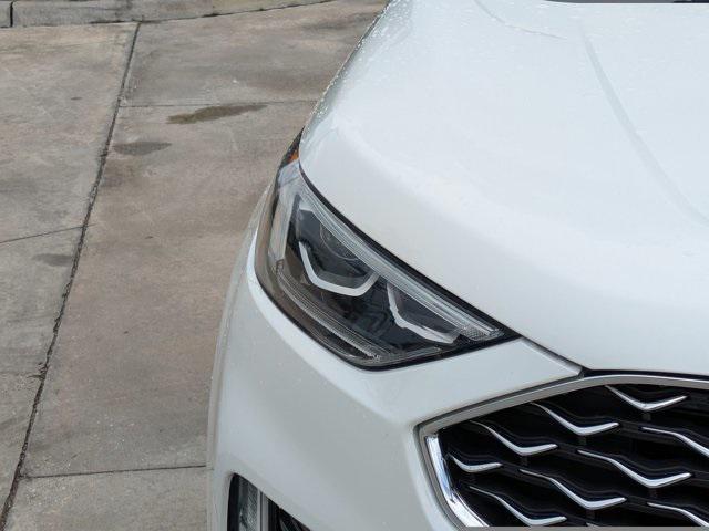 Photo of 2020 Star White Metallic Tri-Coat Ford Edge