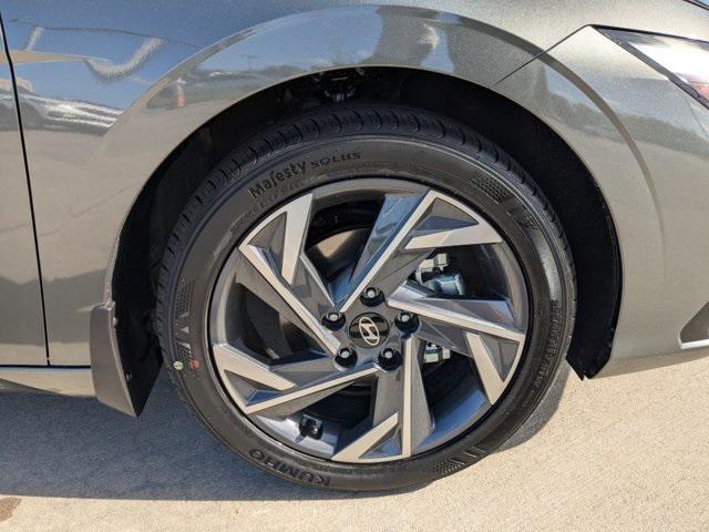 Photo of 2025 Amazon Gray Hyundai ELANTRA