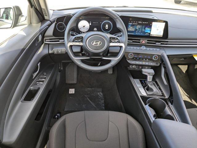 Photo of 2025 Amazon Gray Hyundai ELANTRA