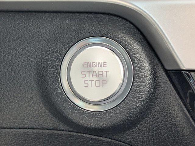 Photo of 2023 Everlasting Silver Kia Telluride