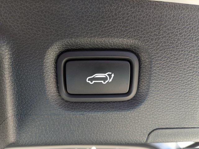 Photo of 2023 Shimmering Silver Hyundai SANTA FE