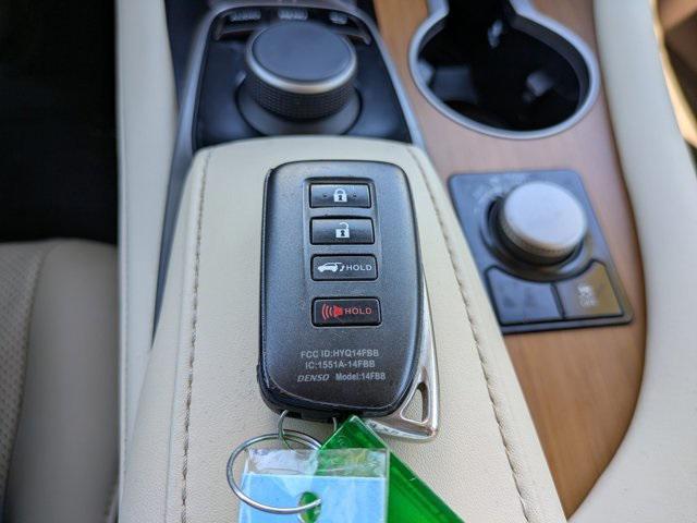 Photo of 2018 Cashmere Lexus RX 350