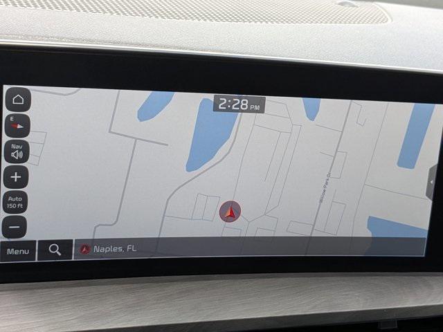 Photo of 2023 Glacial White Pearl Kia Telluride