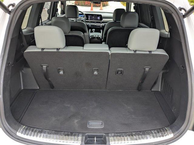 Photo of 2023 Glacial White Pearl Kia Telluride