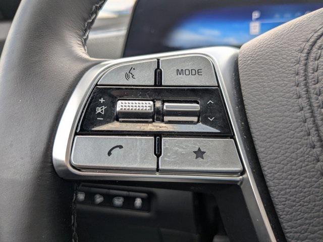 Photo of 2023 Glacial White Pearl Kia Telluride