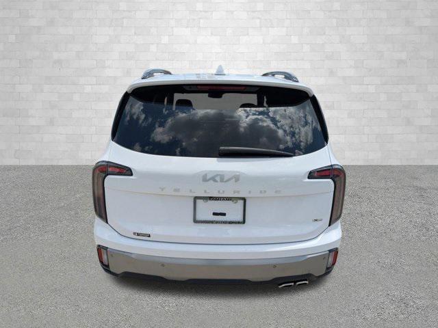 Photo of 2023 Glacial White Pearl Kia Telluride