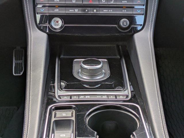 Photo of 2017 Ultimate Black Metallic Jaguar F-PACE