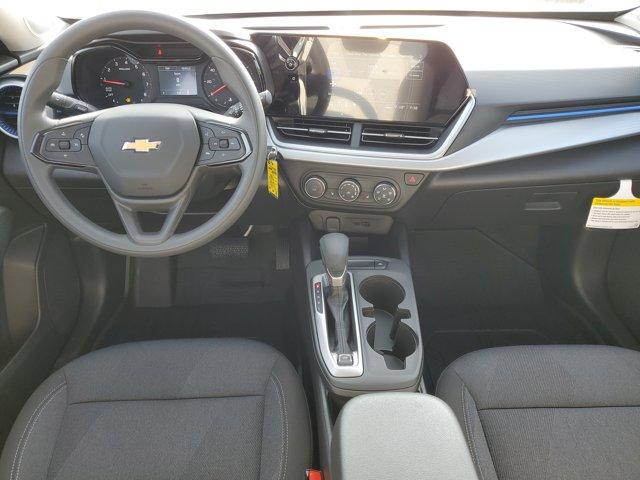 Photo of 2026 Summit White Chevrolet Trax