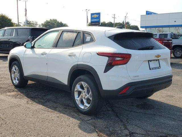 Photo of 2026 Summit White Chevrolet Trax