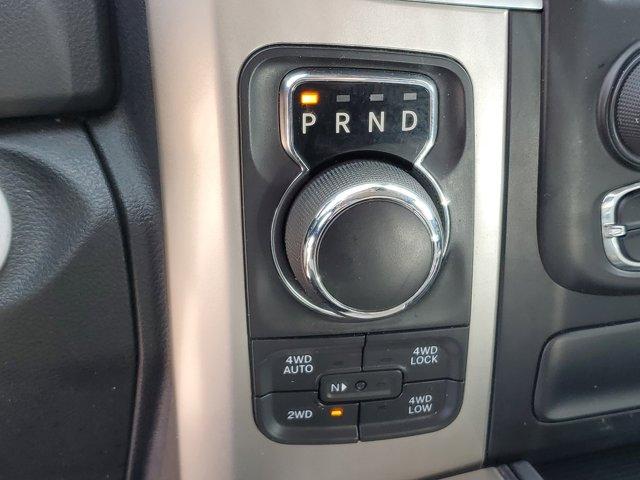 Photo of 2016 Brilliant Black Crystal Pearlcoat RAM 1500