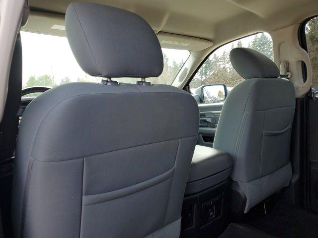Photo of 2016 Brilliant Black Crystal Pearlcoat RAM 1500