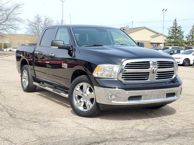 Photo of 2016 Brilliant Black Crystal Pearlcoat RAM 1500