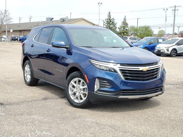 Photo of 2022 Blue Glow Metallic Chevrolet Equinox