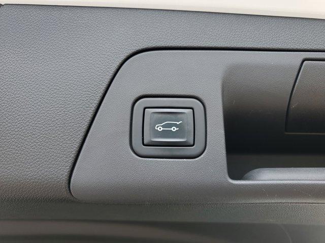 Photo of 2022 Summit White Buick Envision