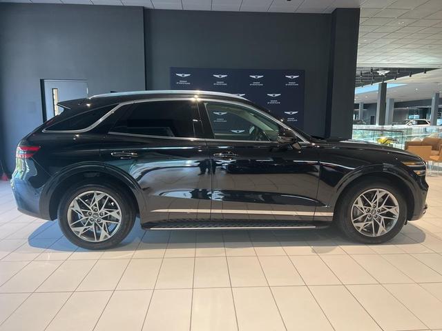 Photo of 2023 Vik Black Genesis GV70