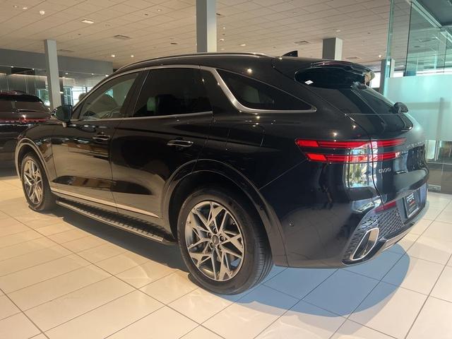 Photo of 2023 Vik Black Genesis GV70