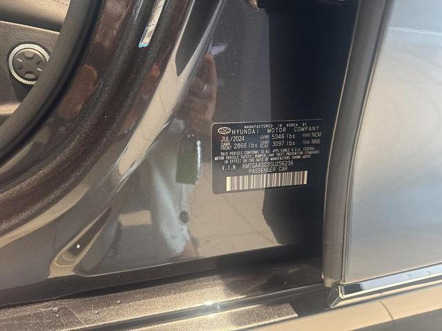 Photo of 2025 Makalu Gray Genesis G80