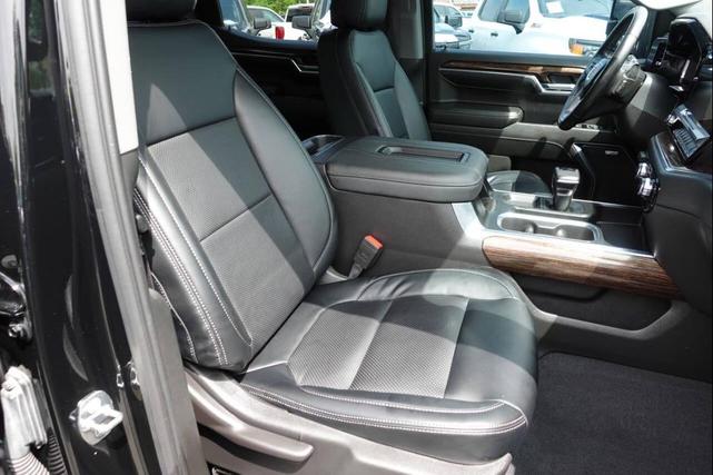 Photo of 2022 Black GMC Sierra 1500