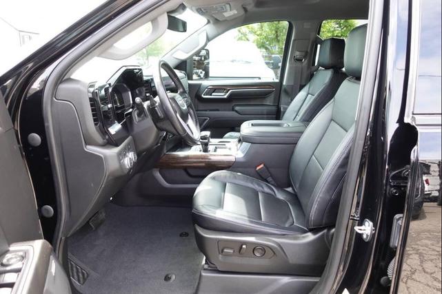 Photo of 2022 Black GMC Sierra 1500
