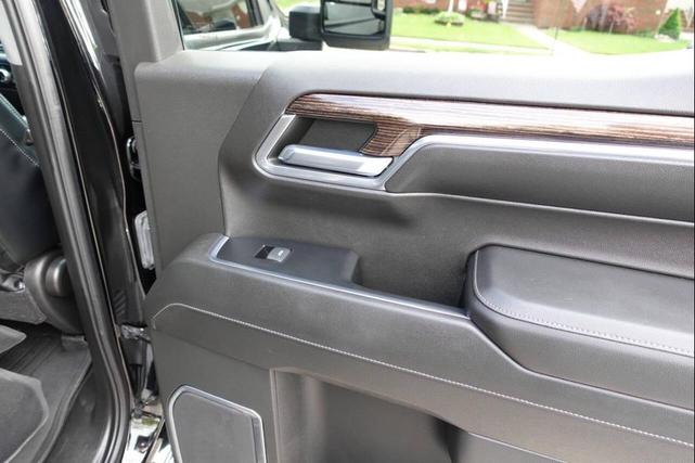 Photo of 2022 Black GMC Sierra 1500