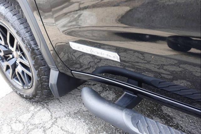 Photo of 2022 Black GMC Sierra 1500