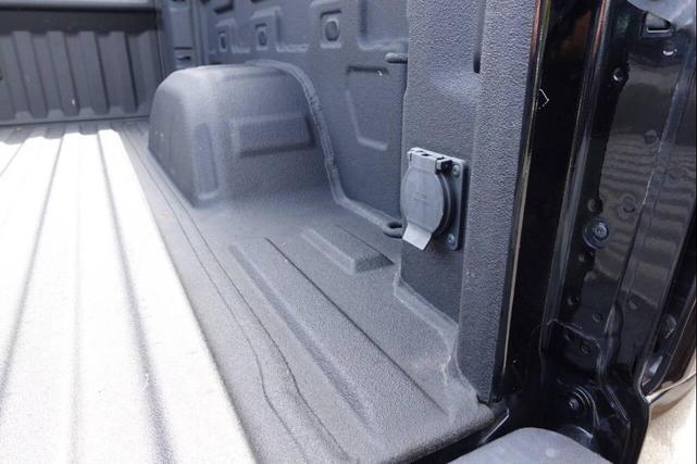 Photo of 2022 Black GMC Sierra 1500
