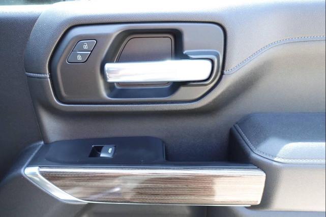 Photo of 2022 Blue Chevrolet Silverado 2500