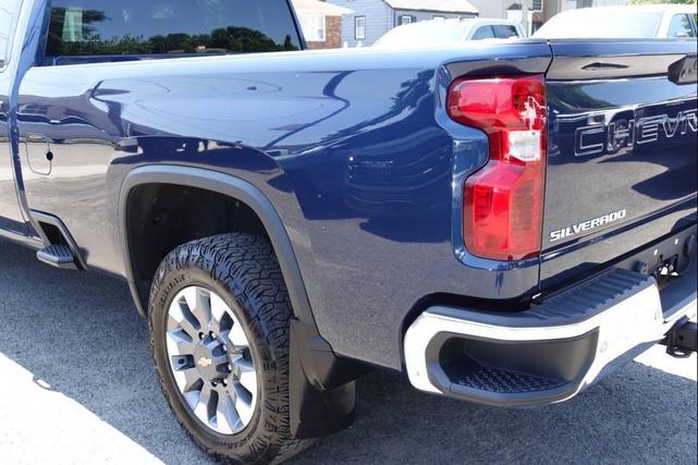 Photo of 2022 Blue Chevrolet Silverado 2500