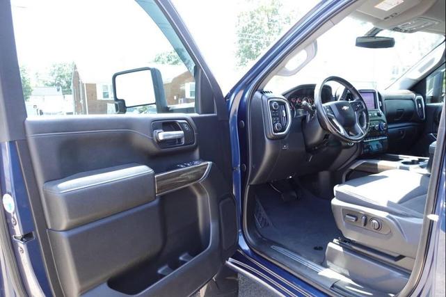 Photo of 2022 Blue Chevrolet Silverado 2500