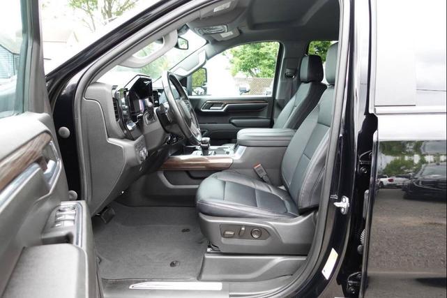 Photo of 2023 Black Chevrolet Silverado 1500
