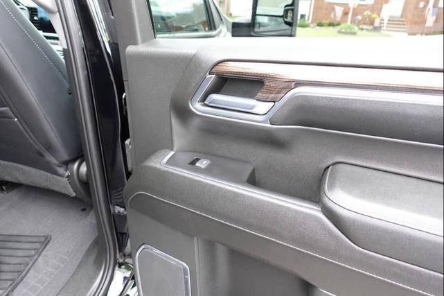 Photo of 2023 Black Chevrolet Silverado 1500