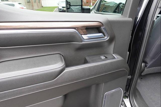 Photo of 2023 Black Chevrolet Silverado 1500