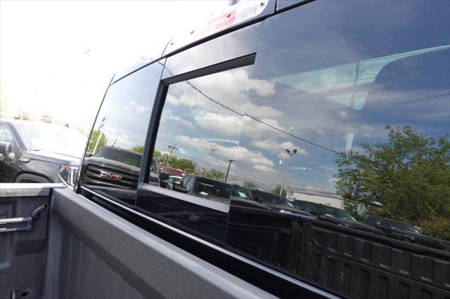Photo of 2022 Black RAM 1500