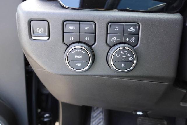 Photo of 2022 Black Chevrolet Silverado 1500