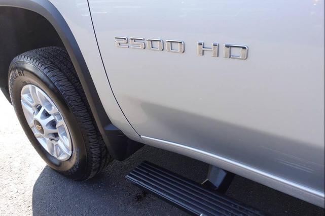 Photo of 2022 Silver Chevrolet Silverado 2500