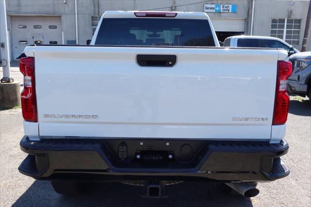 Photo of 2023 White Chevrolet Silverado 2500