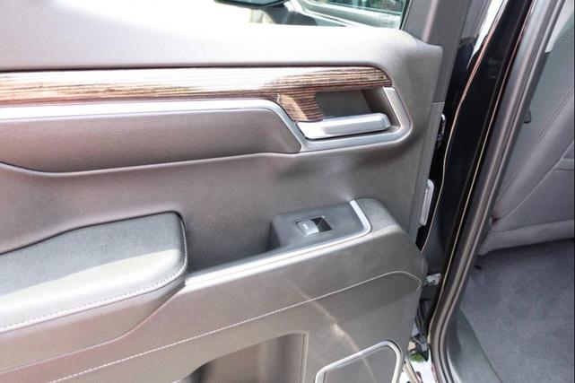 Photo of 2023 Black GMC Sierra 1500