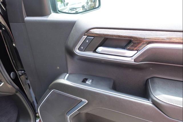 Photo of 2023 Black GMC Sierra 1500