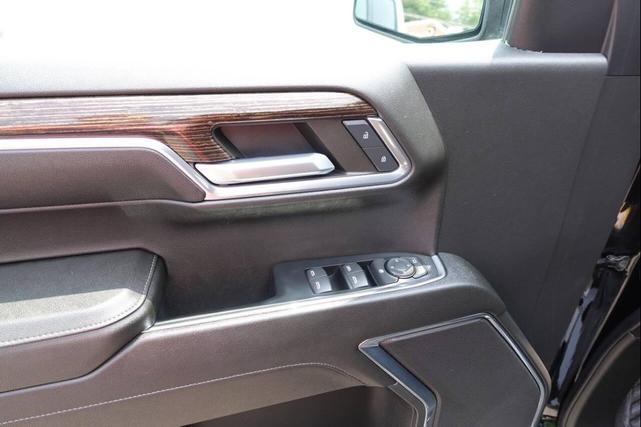 Photo of 2023 Black GMC Sierra 1500