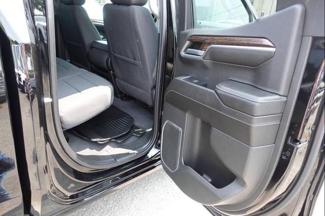 Photo of 2023 Black GMC Sierra 1500