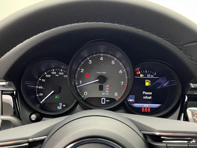 Photo of 2025 Gentian Blue Metallic Porsche Macan