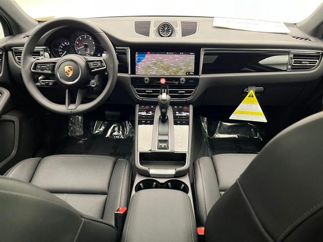 Photo of 2025 Gentian Blue Metallic Porsche Macan