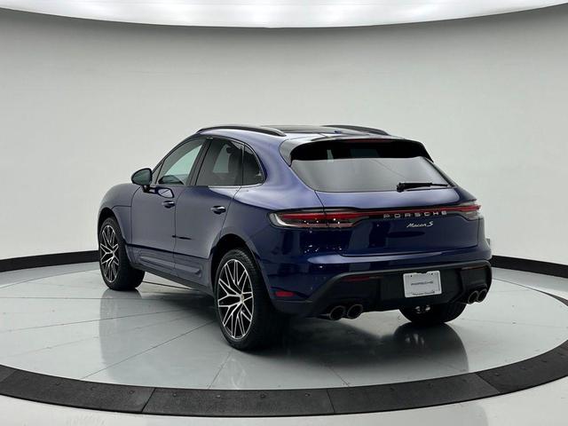 Photo of 2025 Gentian Blue Metallic Porsche Macan