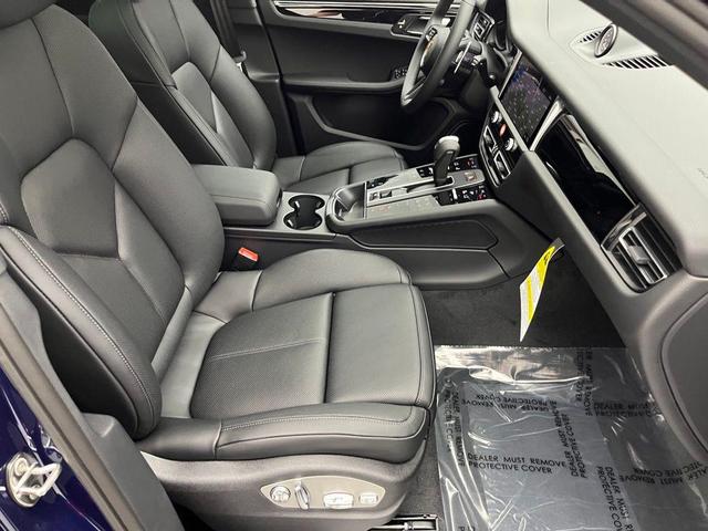 Photo of 2025 Gentian Blue Metallic Porsche Macan