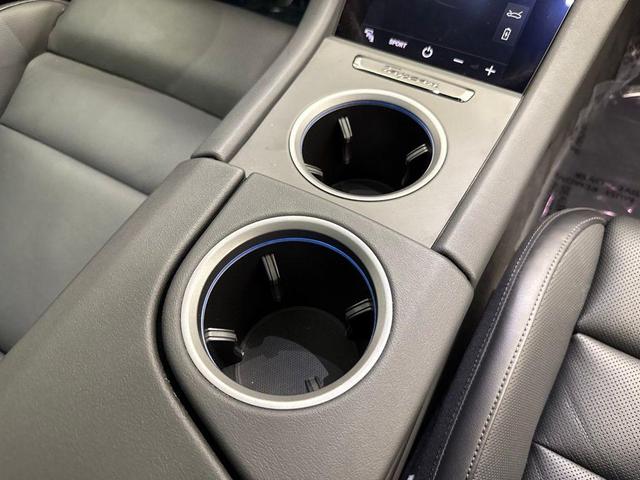 Photo of 2023 White Porsche Taycan
