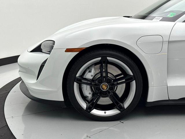 Photo of 2023 White Porsche Taycan